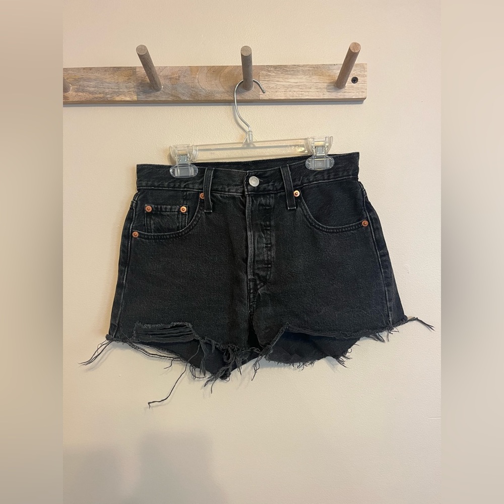 Black 501 Levi denim shorts